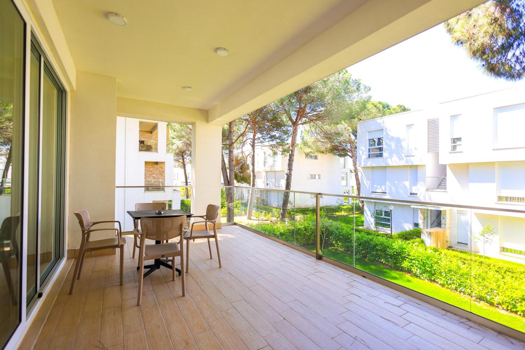 Sanpietro Vacation Apartments Durres Bagian luar foto